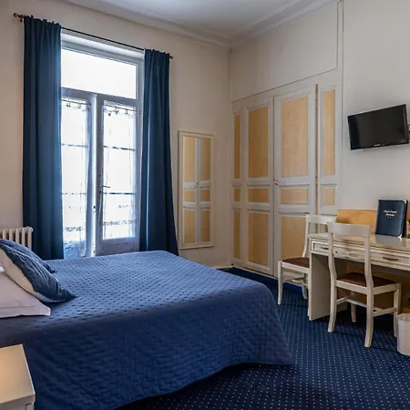 Logis Hotel Central Montargis Exterior photo