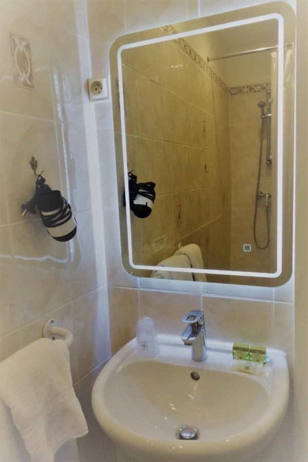 Logis Hotel Central 2*