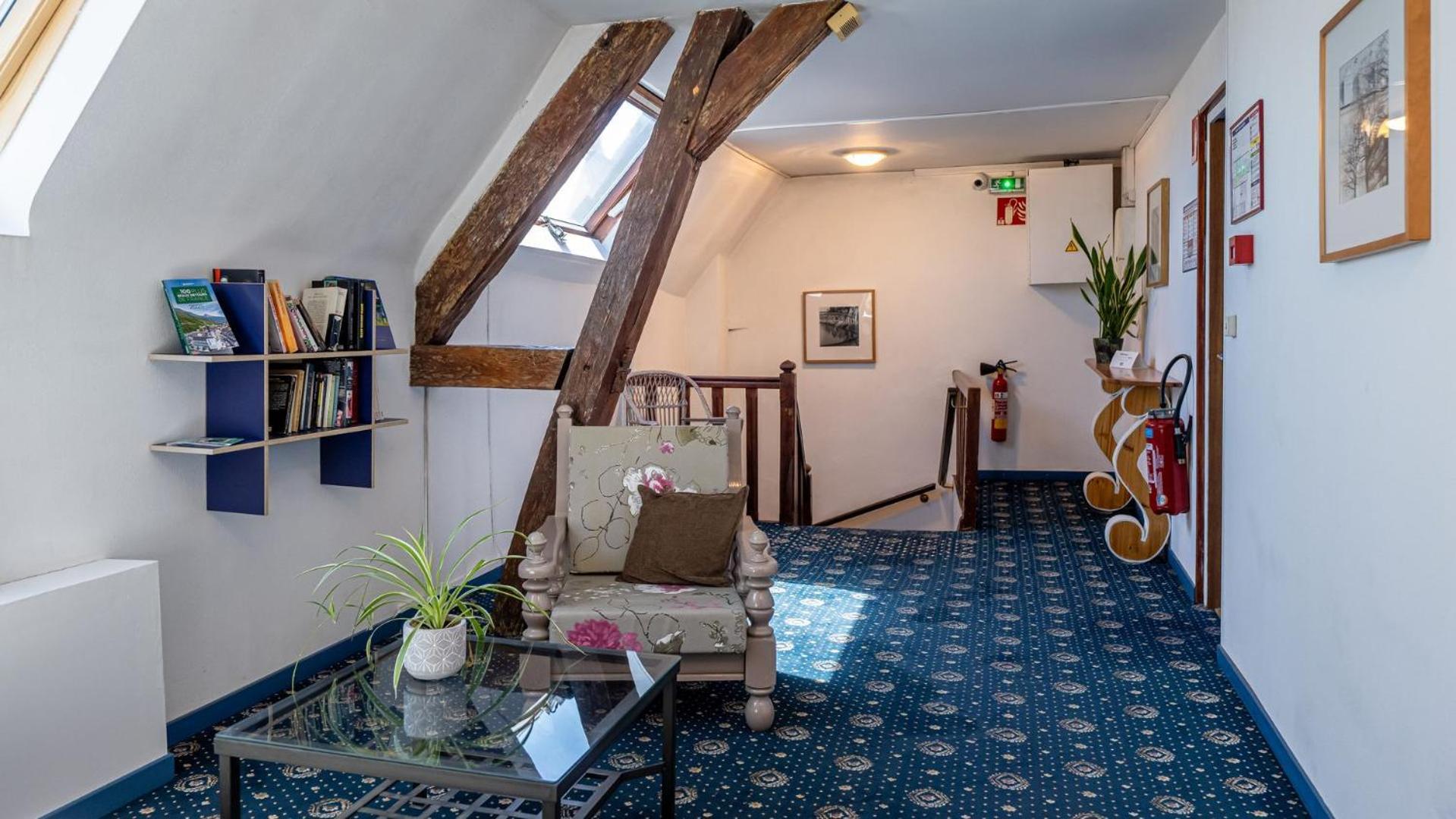 Logis 2* Montargis