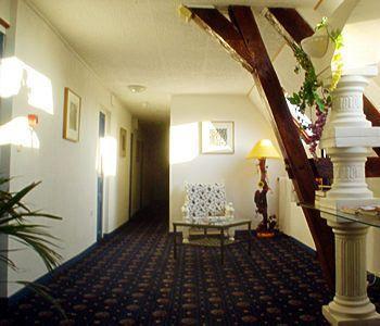 Hotel Logis Hotel Central 2*