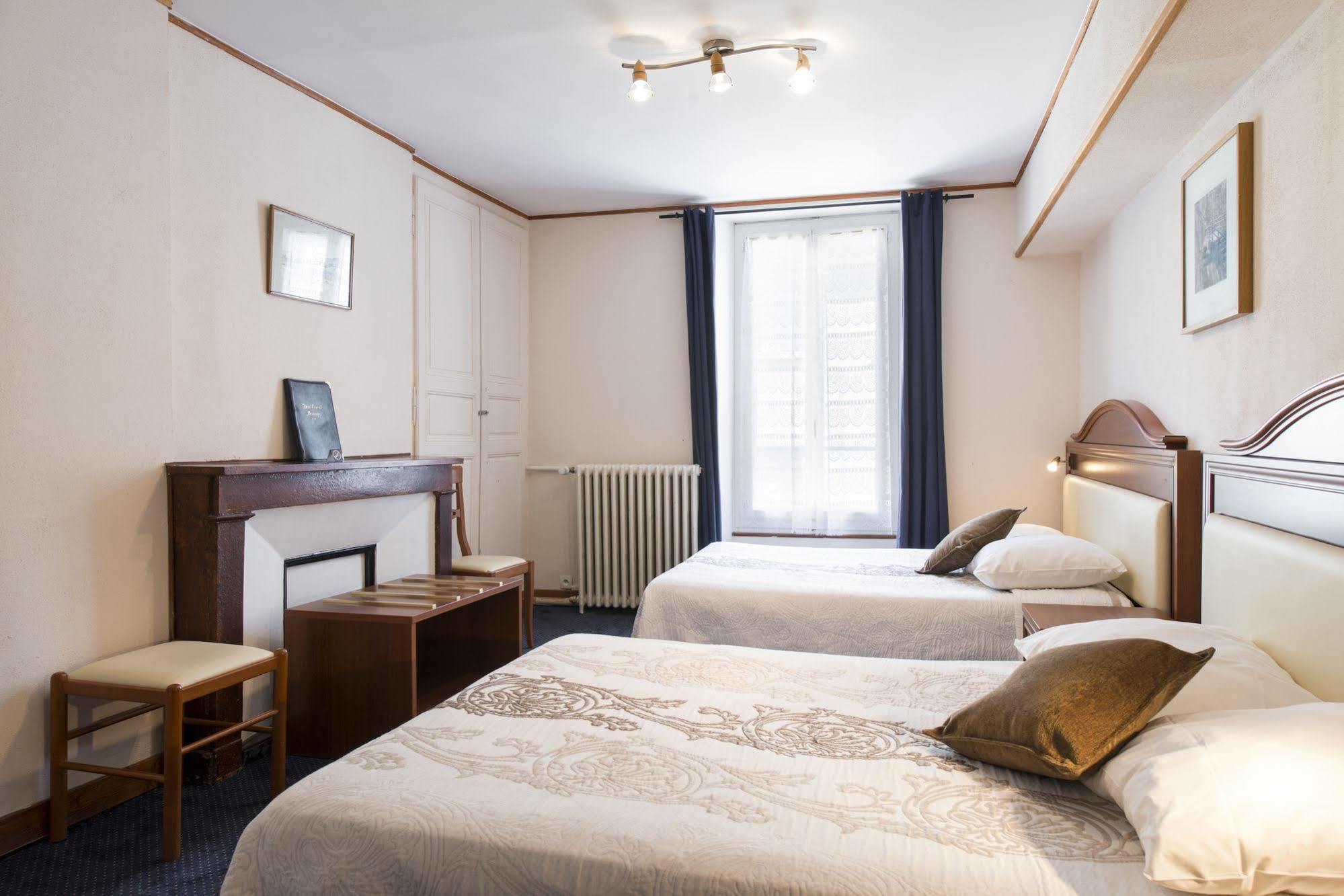 Hotel Logis Hotel Central 2*